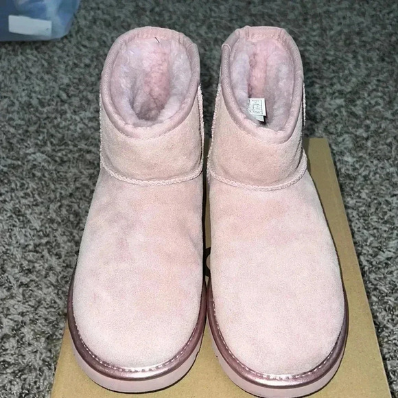 UGG Classic Mini UGG Rubber Logo Boot. - Picture 4 of 9